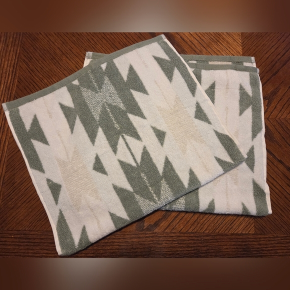 Wrangler Other - Nwot Wrangler Green and Cream Set Of 2 Hand Towels